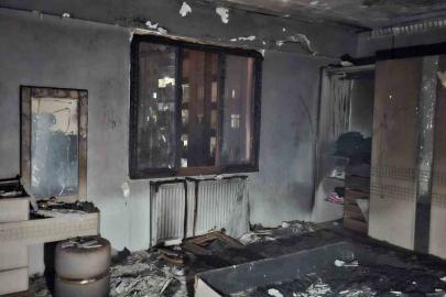 Diyarbakır’da yangında 2 kadın, merdivenli araçla tahliye edildi