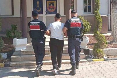 ’Dolandırıcılık’ suçundan aranan hükümlü jandarmadan kaçamadı