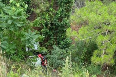 Dörtyol’da uçurumdan uçan otomobilin sürücüsü yaralandı