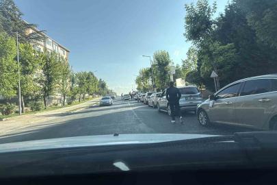 Düğün konvoyu ambulasların çıkış yaptığı kapıyı kapattı