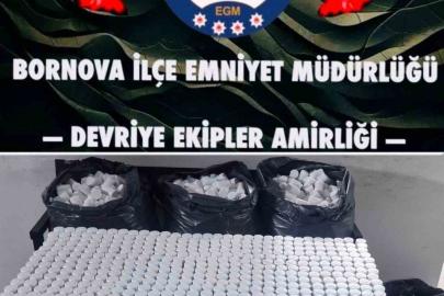 ’Dur’ ihtarına uymayıp kaçan araçtan on binlerce uyuşturucu hap çıktı