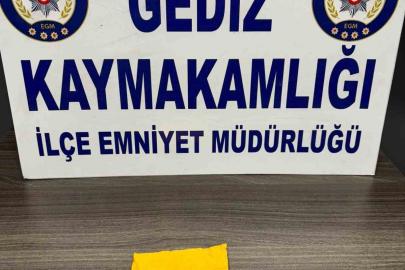 Durdurulan araçta 272 içimlik kağıda emdirilmiş uyuşturucu madde ele geçirildi, 5 kişi yakalandı