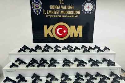 Durdurulan araçta 70 adet kaçak tabanca bulundu