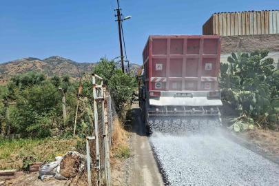 Efeler Belediyesi’nin yol çalışmaları sürüyor
