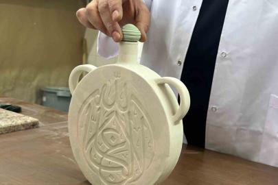 El ile şekillendirilen seramiğin fırından çıkıp son halini alması 1 hafta sürüyor