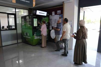 Elazığ’da depozito iade cihazları vatandaşlardan yoğun ilgi görüyor