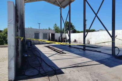 Elektik akımına kapılarak ölen baba ve oğlu gözyaşları arasında toprağa verildi