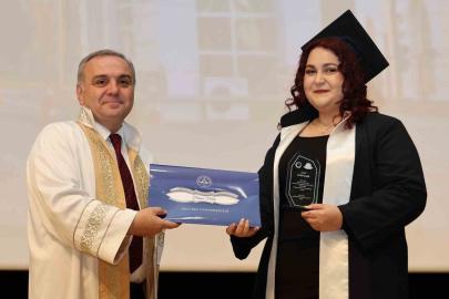 ERÜ Mimarlık Fakültesi’nde mezuniyet sevinci