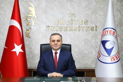 ERÜ Rektörü Prof. Dr. Altun: "Milletimiz, sarsılmaz birlik ve beraberliğini tüm dünyaya göstermiştir"