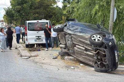 Eskişehir’de dolmuşun çarptığı otomobil yan yattı: 8 yaralı