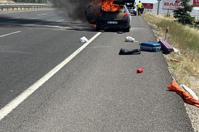 Eskişehir’de seyir halindeki otomobil alevlere teslim oldu