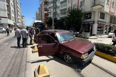 Eskişehir’de trafik kazası sebebiyle tramvay seferleri aksadı