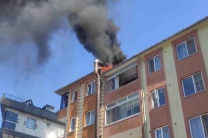 Eyüpsultan’da fırının havalandırma borusunda çıkan yangın çatıya sıçradı