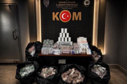 Fatih’te kaçak tıbbi ilaç operasyonu: 98 bin 632 tablet ele geçirildi, 2 şüpheli gözaltına alındı
