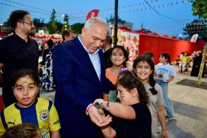 Fatih’te "Mutlu Çocuk Şenliği"ne yoğun ilgi