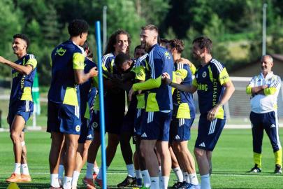 Fenerbahçe, önce salonda sonra sahada çalıştı