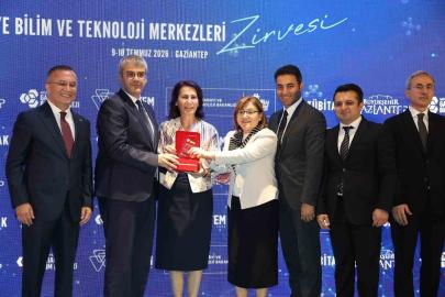 Gaziantep Büyükşehir ev sahipliğinde 5’inci Türkiye Bilim ve Teknoloji Merkezleri Zirvesi düzenlendi