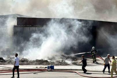Gazipaşa’da inşaat malzemeleri deposundaki yangın kontrol altına alındı