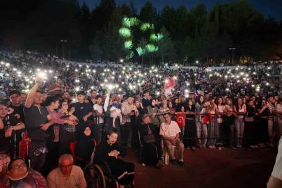 Gediz Tarhana Festivalinde Cengiz Kurtoğlu coşkusu
