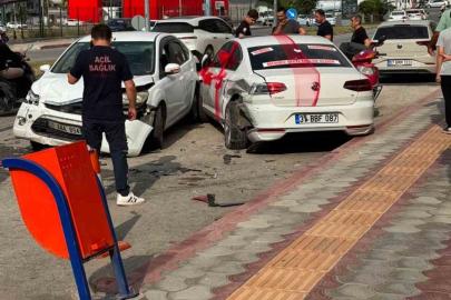 Gelin arabası otomobille çarpıştı: 1 yaralı