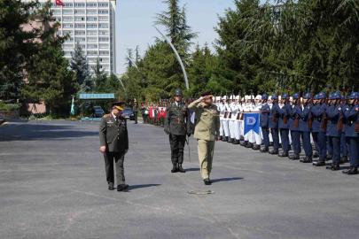 Genelkurmay Başkanı Orgeneral Bayraktaroğlu, Pakistan Savunma Kuvvetleri Komutanı Munir ile görüştü