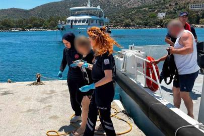 Gezi teknesinde rahatsızlanan vatandaşa tıbbi tahliye