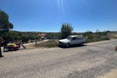 Gördes’te motosiklet otomobile çarptı: 2 yaralı