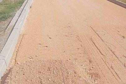 Hamitler Kent Mezarlığı’ndaki ara yollara soğuk asfalt atılıyor