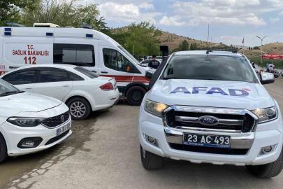 Hazar Gölü’nde gezi teknesi battı: 7 kişi kurtarıldı