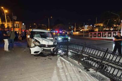 İki motosiklete çarpan sürücü ortalığı savaş alanına çevirdi: 1 ölü, 3 yaralı