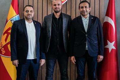 İlhan Parlak görevinden istifa etti