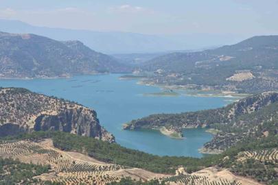 İnceğiz Kanyonu doğal güzelliği ile ziyaretçilerini büyülüyor