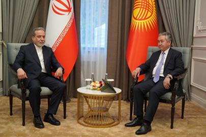 İran Dışişleri Bakanı Arakçi, Kırgızistan Dışişleri Bakanı Kulubayev ile bir araya geldi