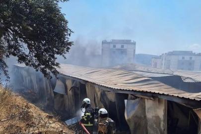 İşçilerin kaldığı konteyner yatakhane alevlere teslim oldu