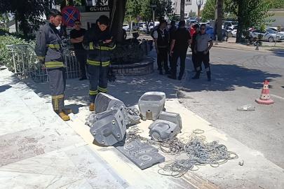 İşletme sahibi 800 bin lira ceza yemesine sebep olan ses sistemini belediye önünde benzin döküp yaktı