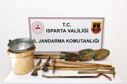 Isparta’da jandarmadan kaçak kazı operasyonu