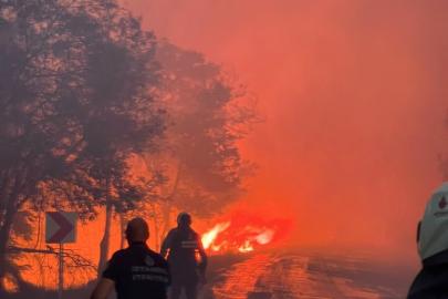 İtfaiye ekipleri alevlerle burun buruna geldi