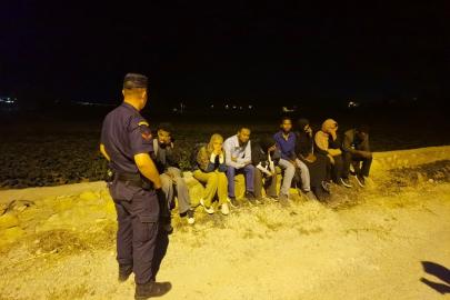 İzmir’de 36 düzensiz göçmen yakalandı