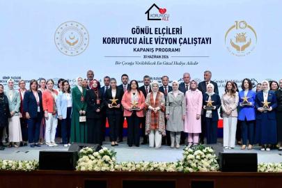 Kahramanmaraş’a koruyucu aile hizmetlerinde "Kalabalık Aile Özel Ödülü"