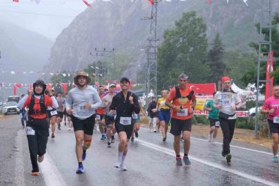 Kapıkayafest’te 21 kilometrelik dağ koşusunda nefes kesen mücadele