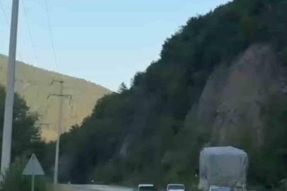 Karabük-Yenice kara yolunda tehlikeli sollamalar kamerada