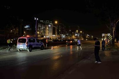 Karşıdan karşıya geçen yaşlı adama otomobil çarptı