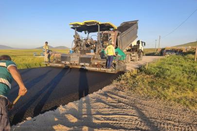 Kars’ta köy yollarında ulaşım hamlesi! BSK ve beton yol çalışmaları aralıksız sürüyor