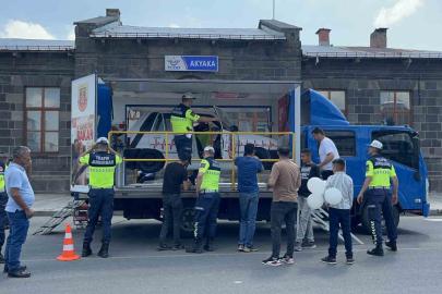 Kars’ta takla simülasyonu gerçeği aratmadı: Emniyet kemeri hayat kurtarır