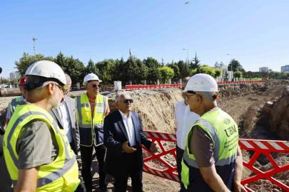 Kartal Kavşağı’nda incelemelerde bulunan Büyükkılıç: "Yüzde 40’ın üzerine çıkmış durumdayız"
