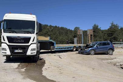 Kastamonu’da otomobil ile tır çarpıştı: 4 yaralı