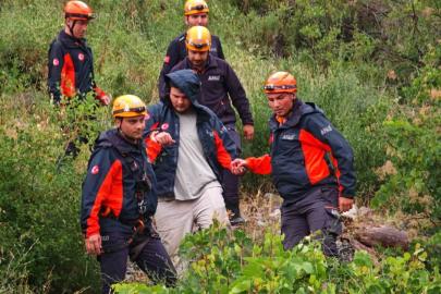 Kayalık alanda mahsur kalan genç, AFAD’ın 2 saatlik operasyonuyla kurtarıldı