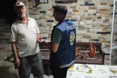 Kaybettiği emekli maaşından umudu kesen vatandaşın parasını polis sahibine ulaştırdı