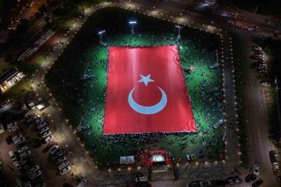 Kayseri’de dünyanın en büyük Türk bayrağı açıldı