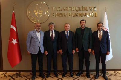 Kayserispor heyetinden Osman Aşkın Bak’a ziyaret